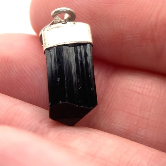 Black Tourmaline Crystal 10.45ct Solid 925 Sterling Silver Pendant - Picture 1 of 8